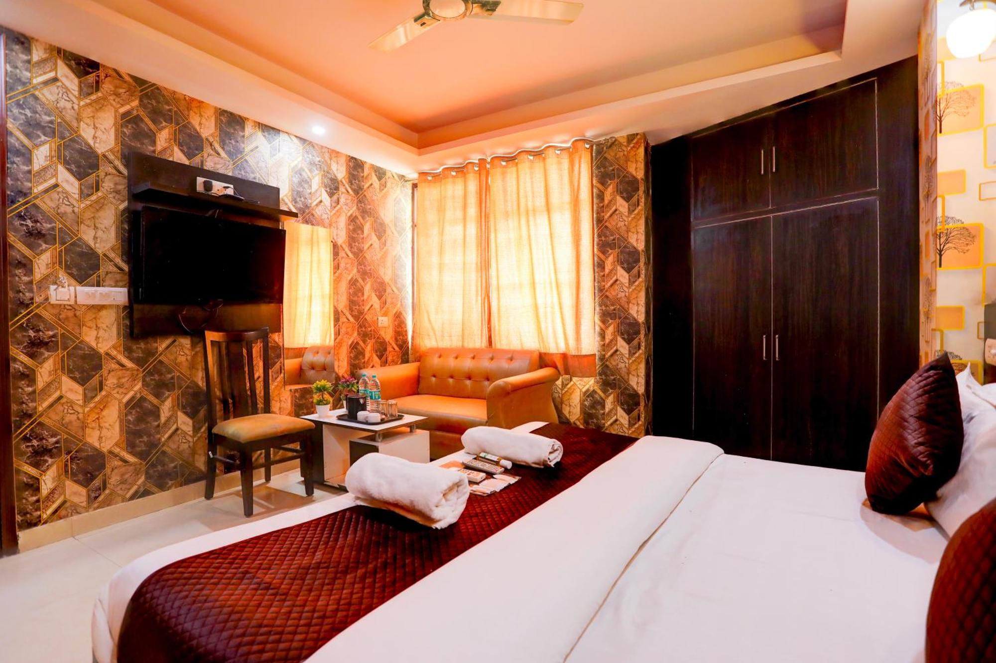 Hotel Luxury Global New Delhi Exteriör bild